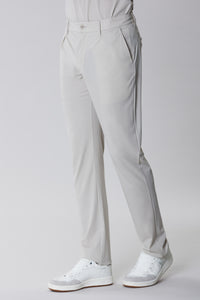 Pantalone chino in stretch jersey tecnico