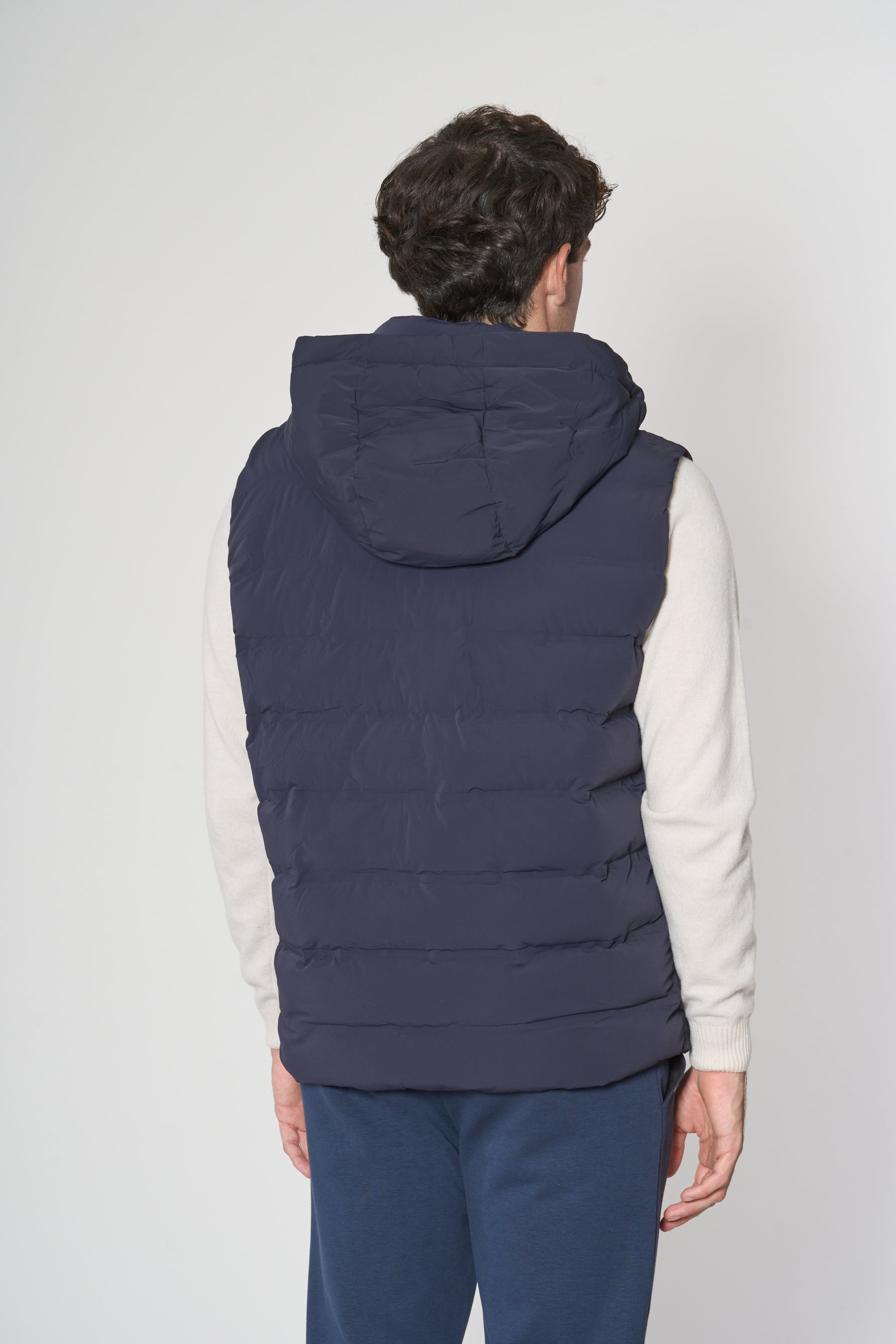 Gilet stretch nylon con cappuccio