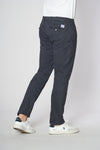 Pantalone chino in cotone stretch satin